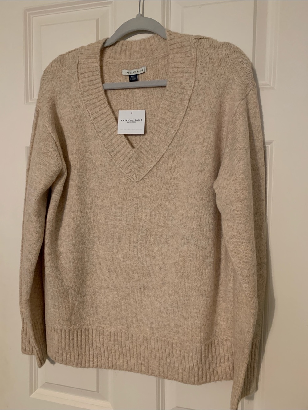 American Eagle Outfitters Beige V-Neck Sweater Small